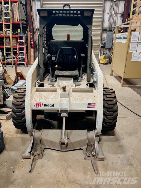 Bobcat 763 C  스키드로더