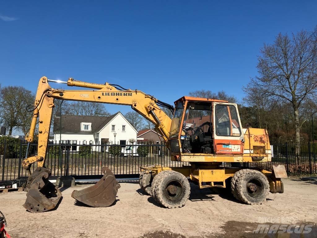 Liebherr A 900 B  휠 굴삭기