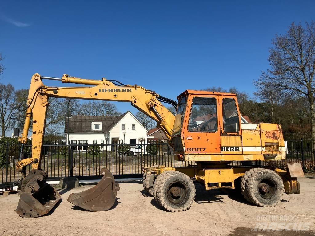 Liebherr A 900 B  휠 굴삭기
