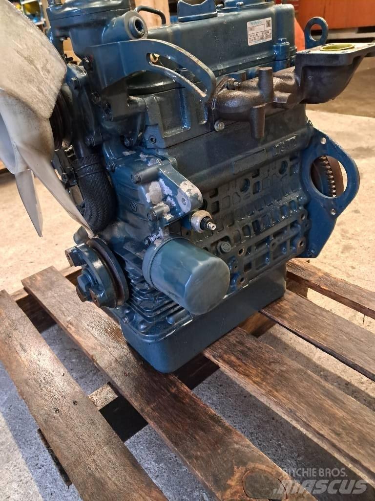 Kubota D-902 엔진