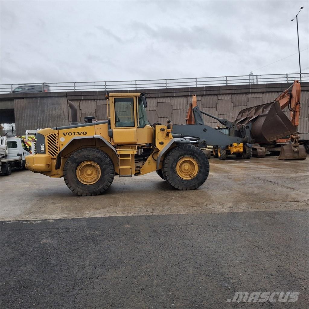 Volvo L 120 E  휠로우더