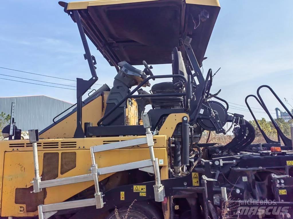 CAT AP655F 아스팔트 포장장비
