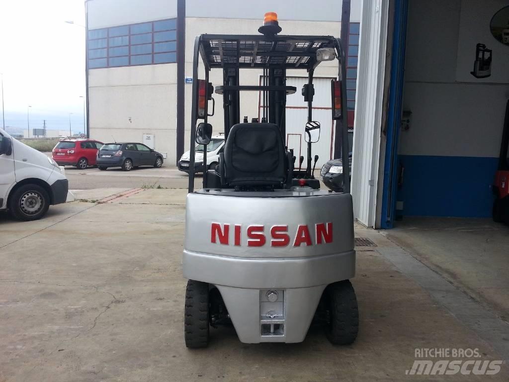 Nissan Q02L25CU 전동 지게차