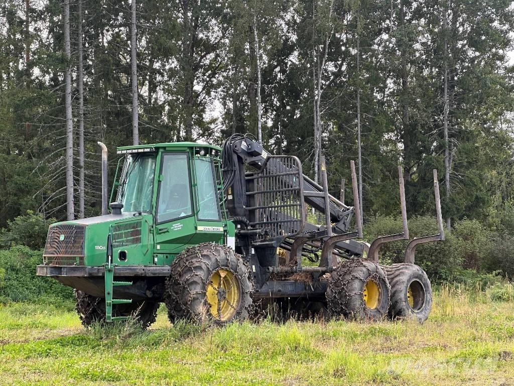 John Deere 1110 D 원목 포워더