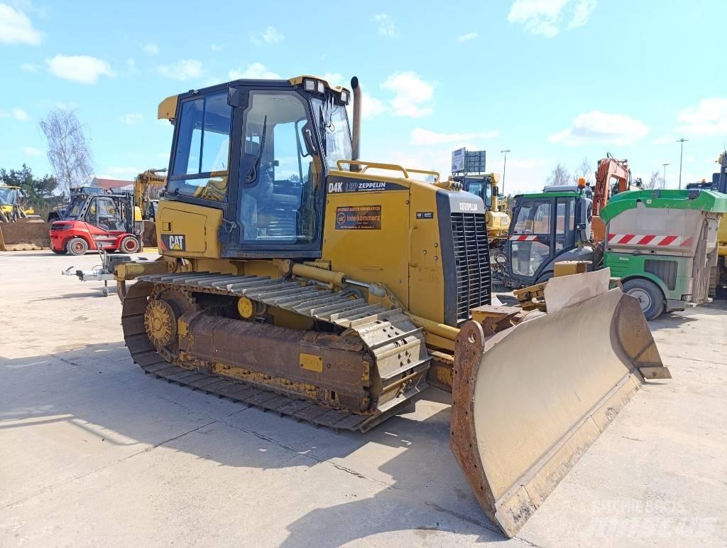 CAT D 4 K 크롤러 도저