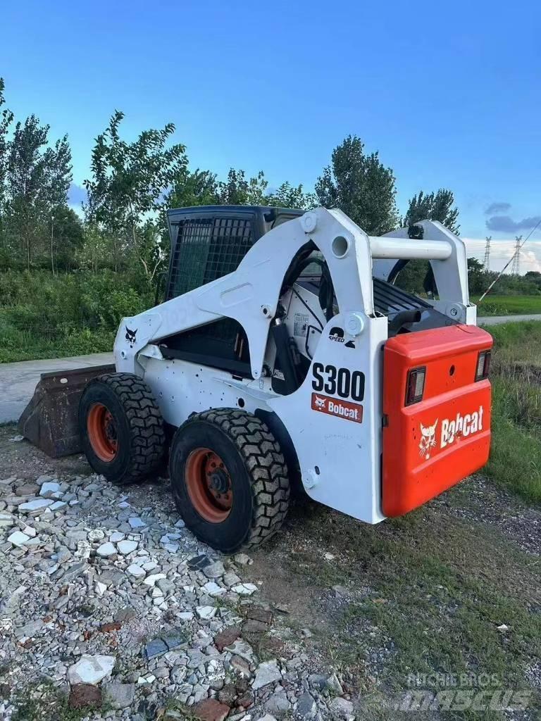 Bobcat S 300  스키드로더