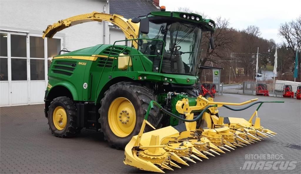 John Deere 8400i 자동 초지기계