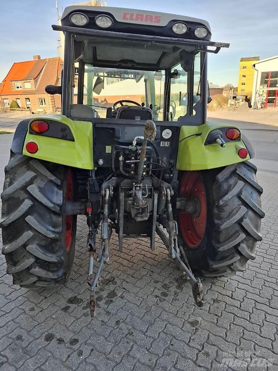 CLAAS AXOS 330 CX 트랙터