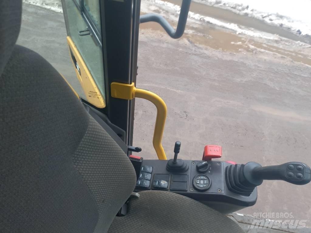 Volvo EW 140 D  휠 굴삭기