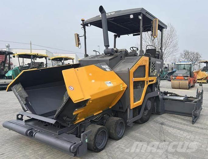 Volvo P 6870C 아스팔트 포장장비