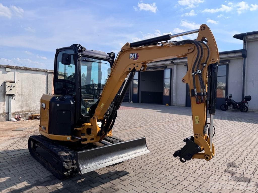 CAT 302.7 D CR 소형 굴삭기 7톤 미만