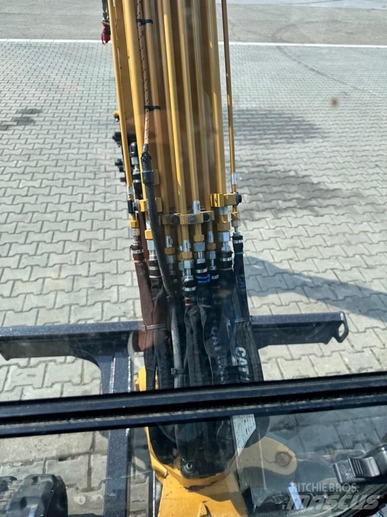 CAT 302.7 D CR 소형 굴삭기 7톤 미만
