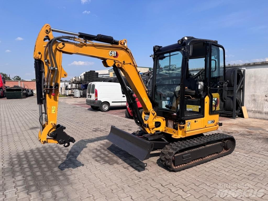 CAT 302.7 D CR 소형 굴삭기 7톤 미만