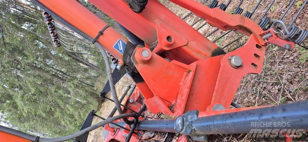 Kuhn GA 8121 윈드로어