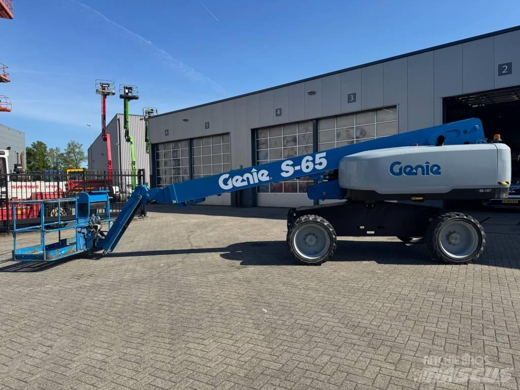Genie S 65 견인식 전동이동 리프트