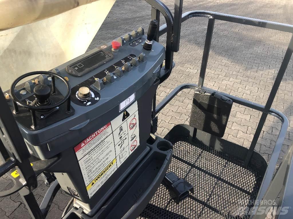 JLG E 600 JP 견인식 전동이동 리프트
