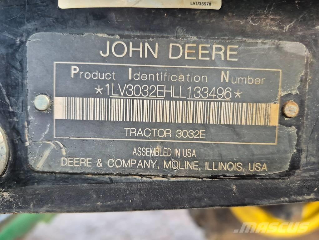 John Deere 3032 E 트랙터