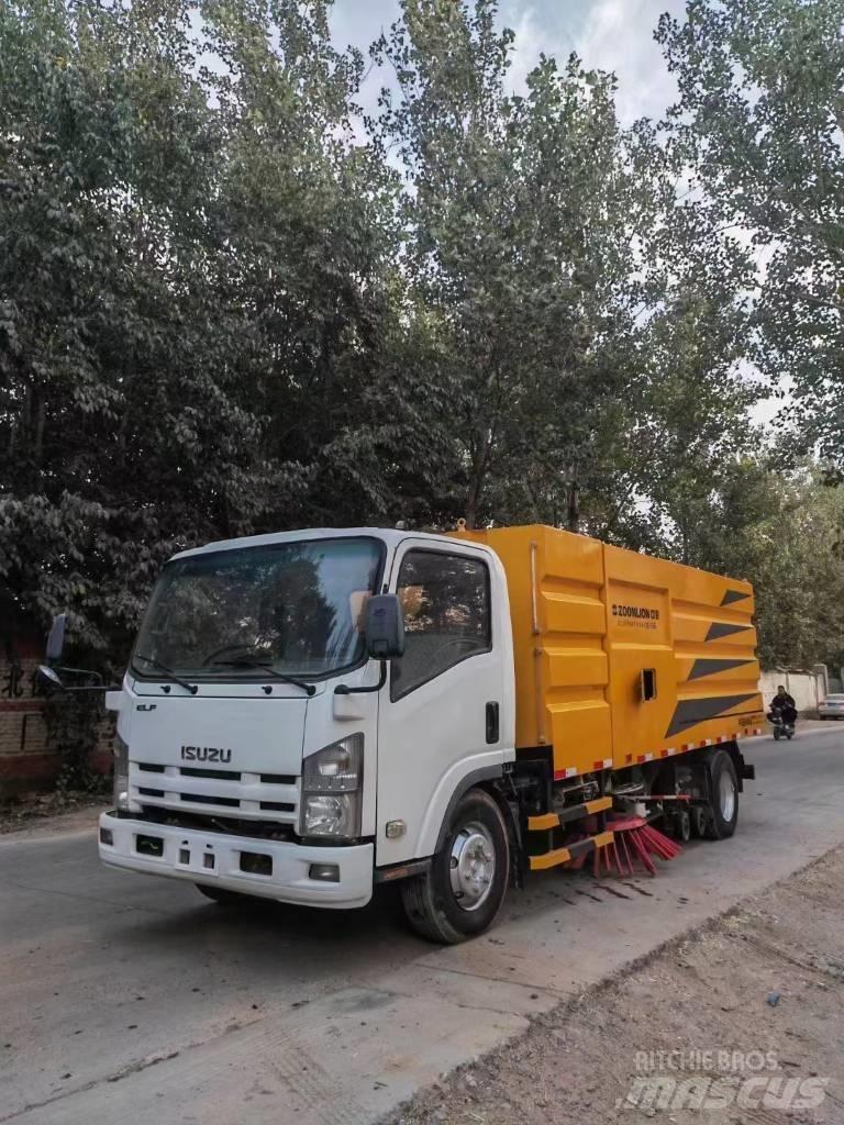 Isuzu ELF 청소 트럭