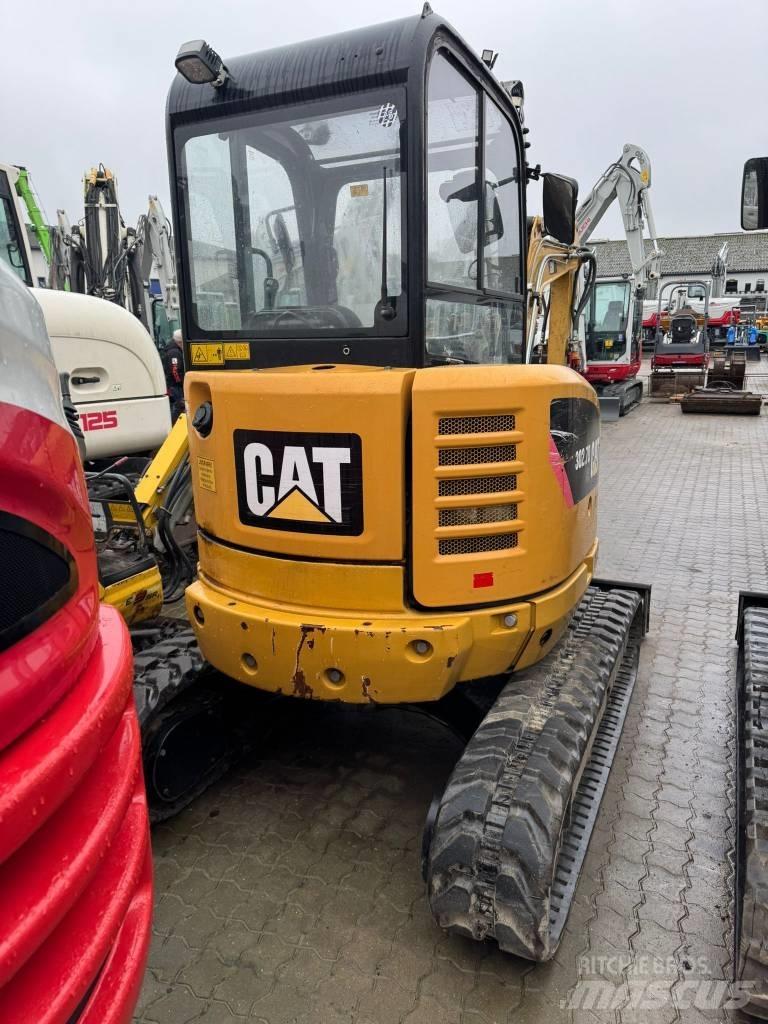 CAT 302.7 D 소형 굴삭기 7톤 미만