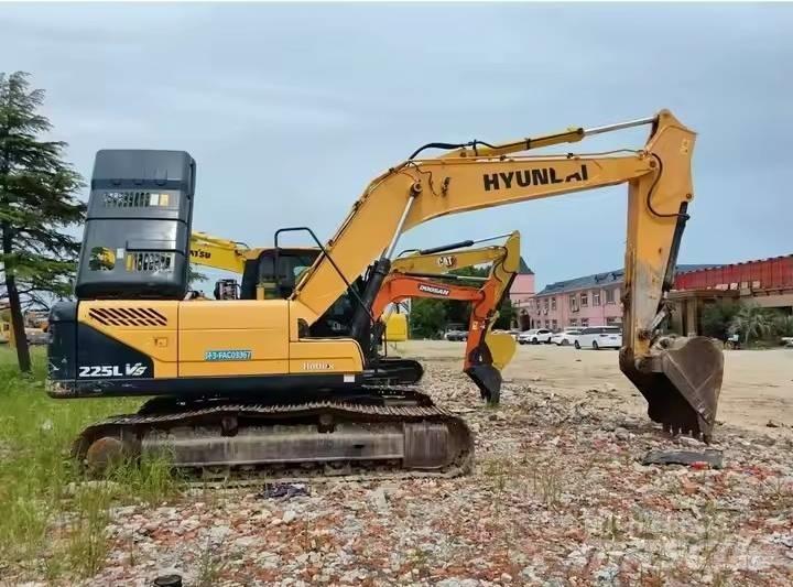 Hyundai 225LVS 대형 굴삭기 29톤 이상