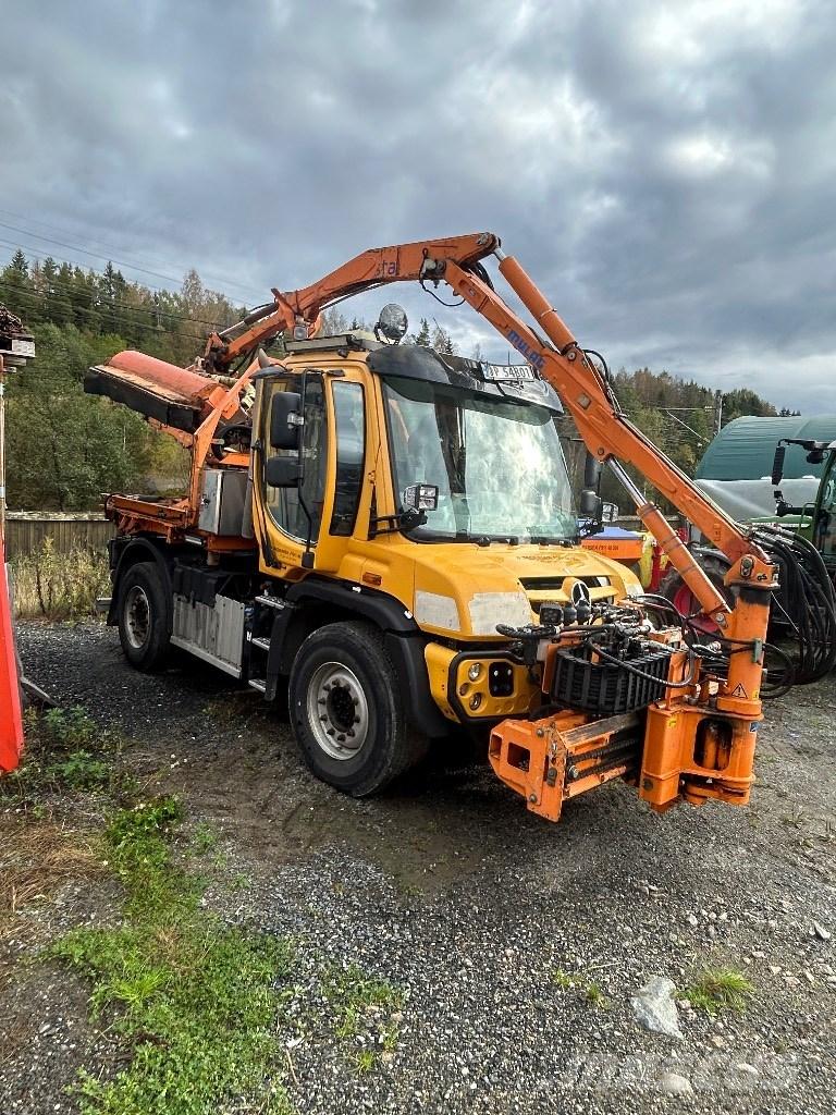 Unimog U427 시립/다목적 차량