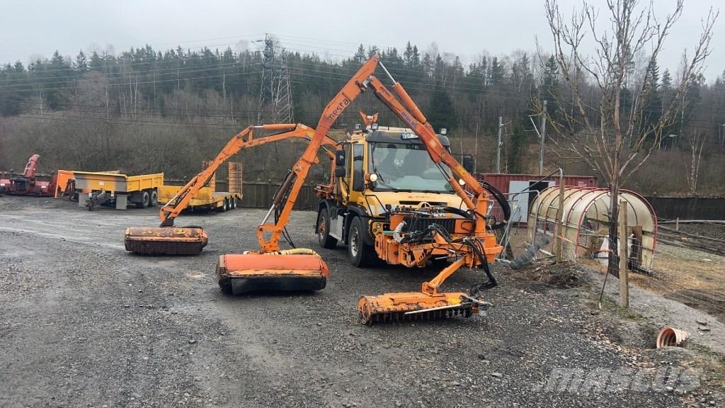 Unimog U427 시립/다목적 차량