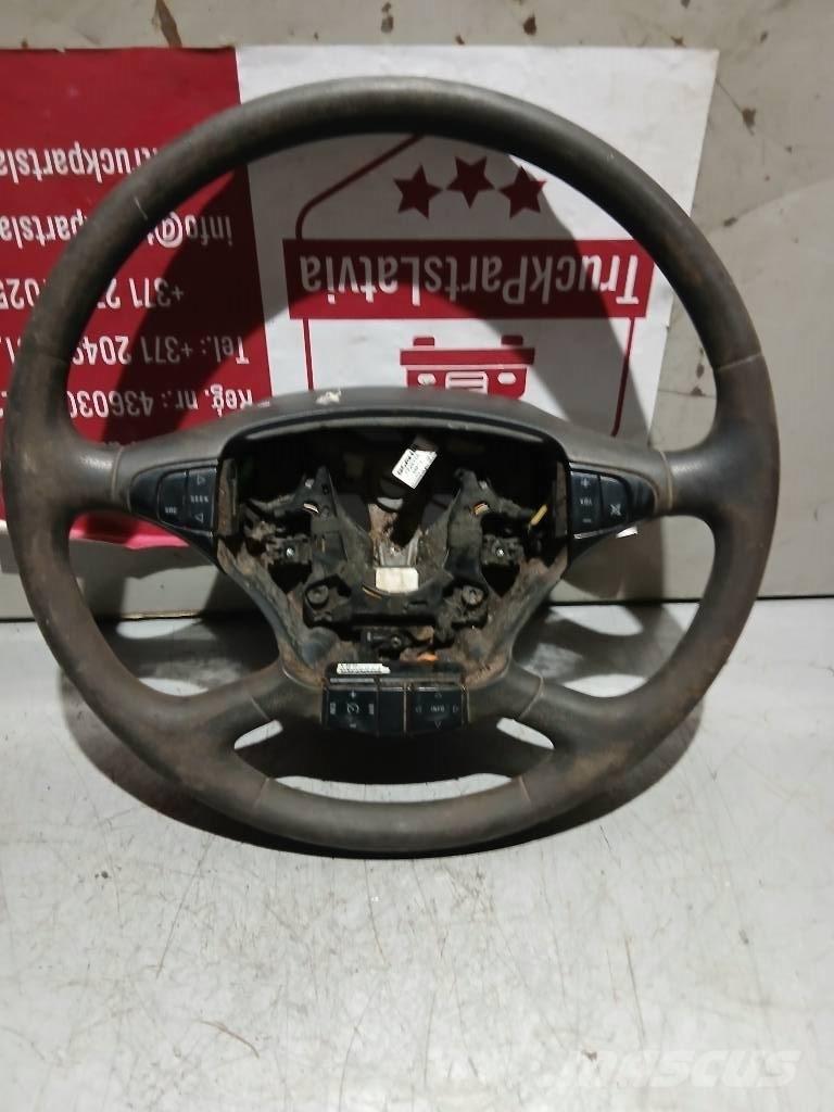 Scania P 420    1495393 캐빈 및 인테리어