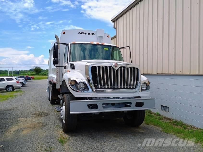 International 7400 폐기물 수거 트럭