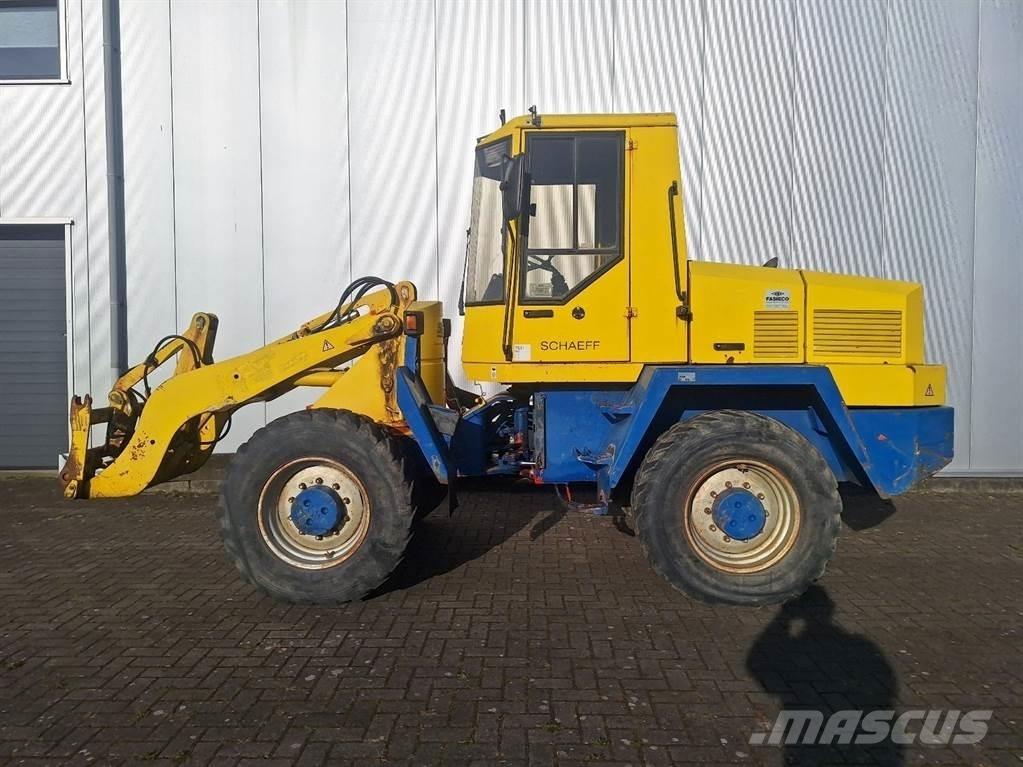 Schaeff SKS 661  휠로우더