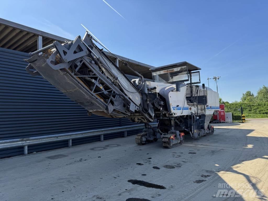 Wirtgen W 210 아스팔트 콜드 밀링 기계