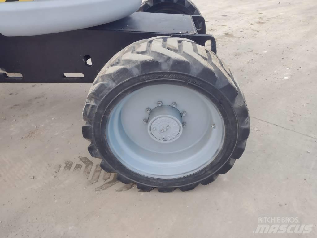 Genie Z 45/25 RT 관절형 전동이동 리프트
