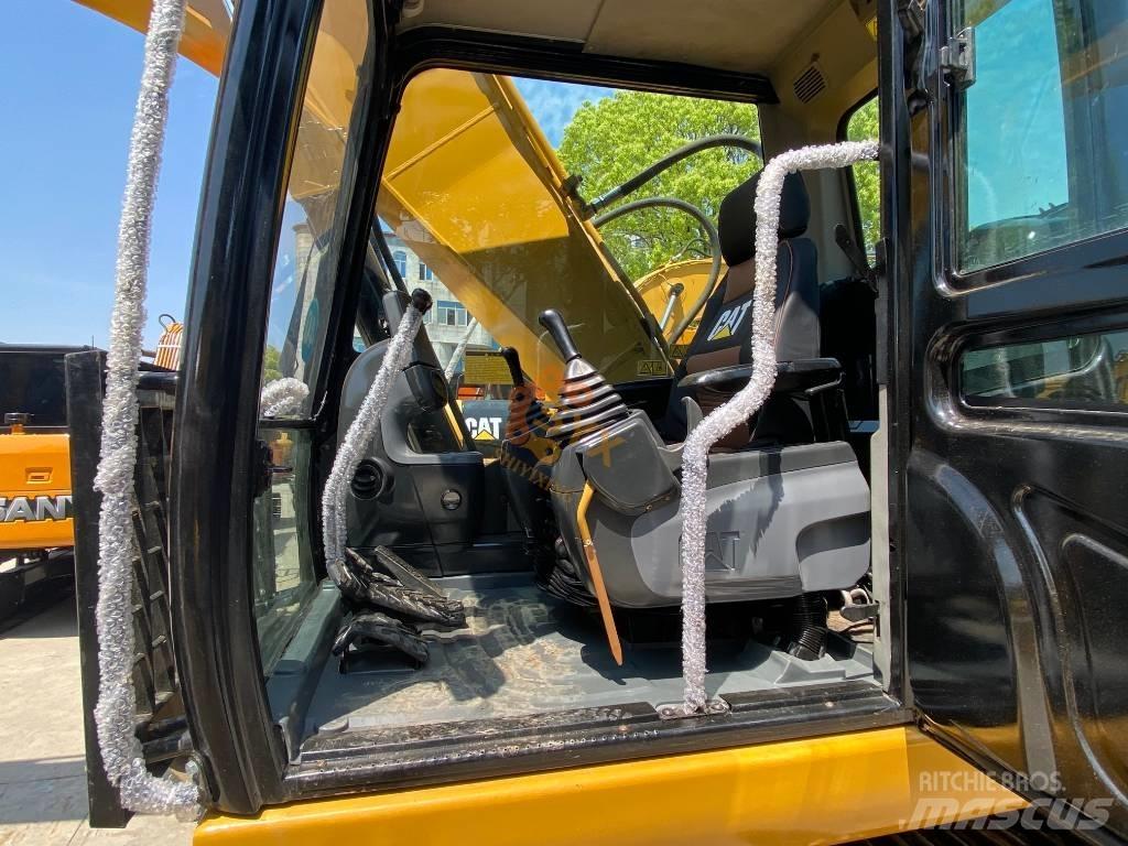 CAT 320 D 대형 굴삭기 29톤 이상