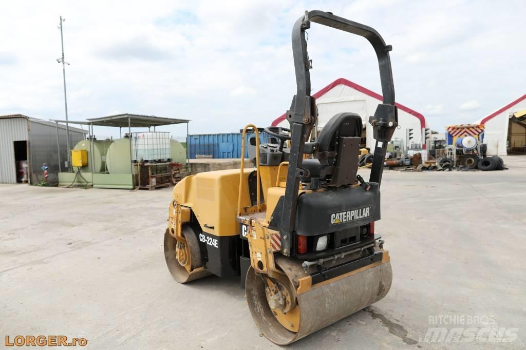 CAT CB 224 E 트윈 드럼 롤러