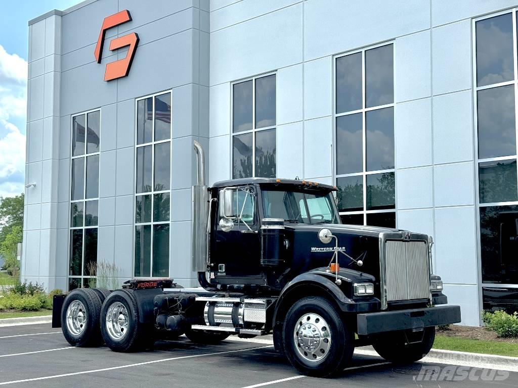 Western Star 4900 SF 트랙터 유닛