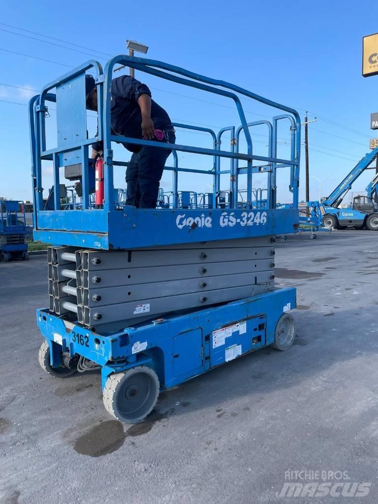 Genie GS 3246 가위형 리프트