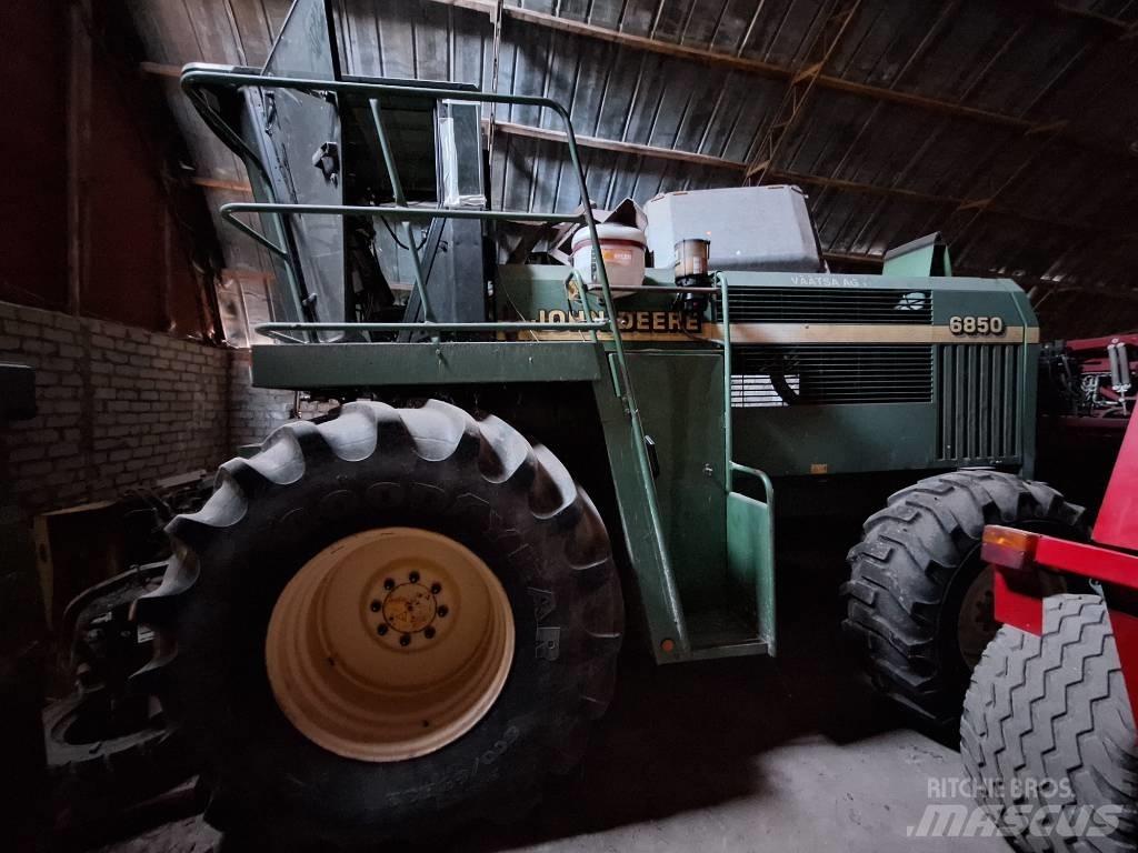 John Deere 6850 자동 초지기계