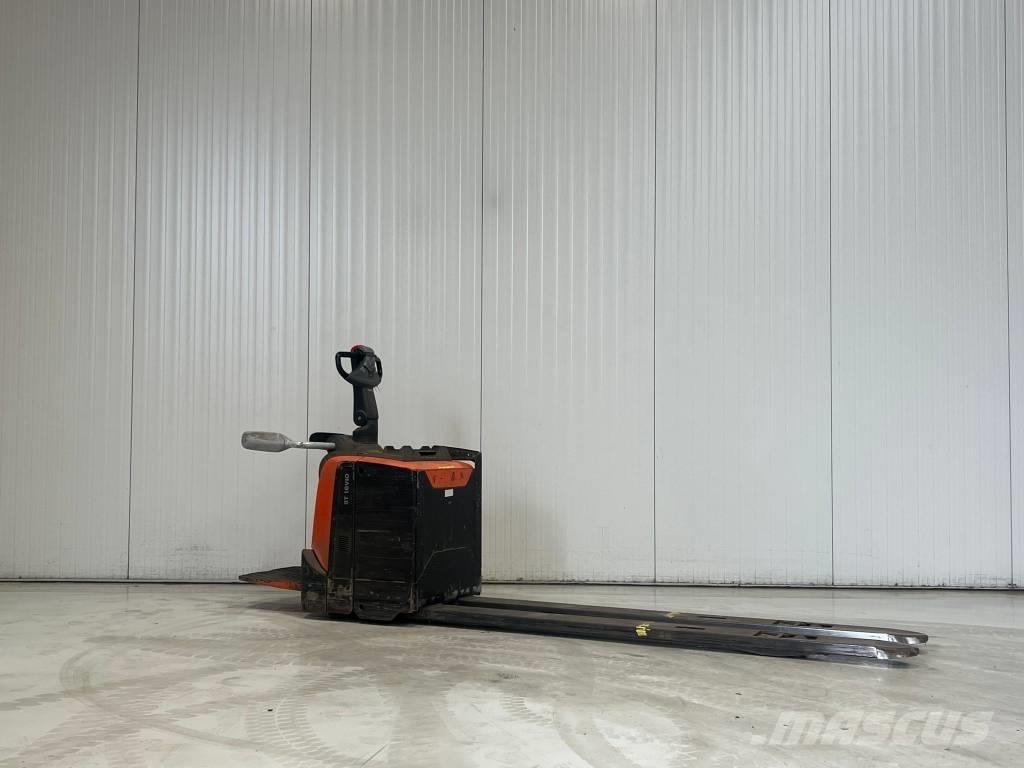 BT LPE250 로우 리프터(승강대 포함)