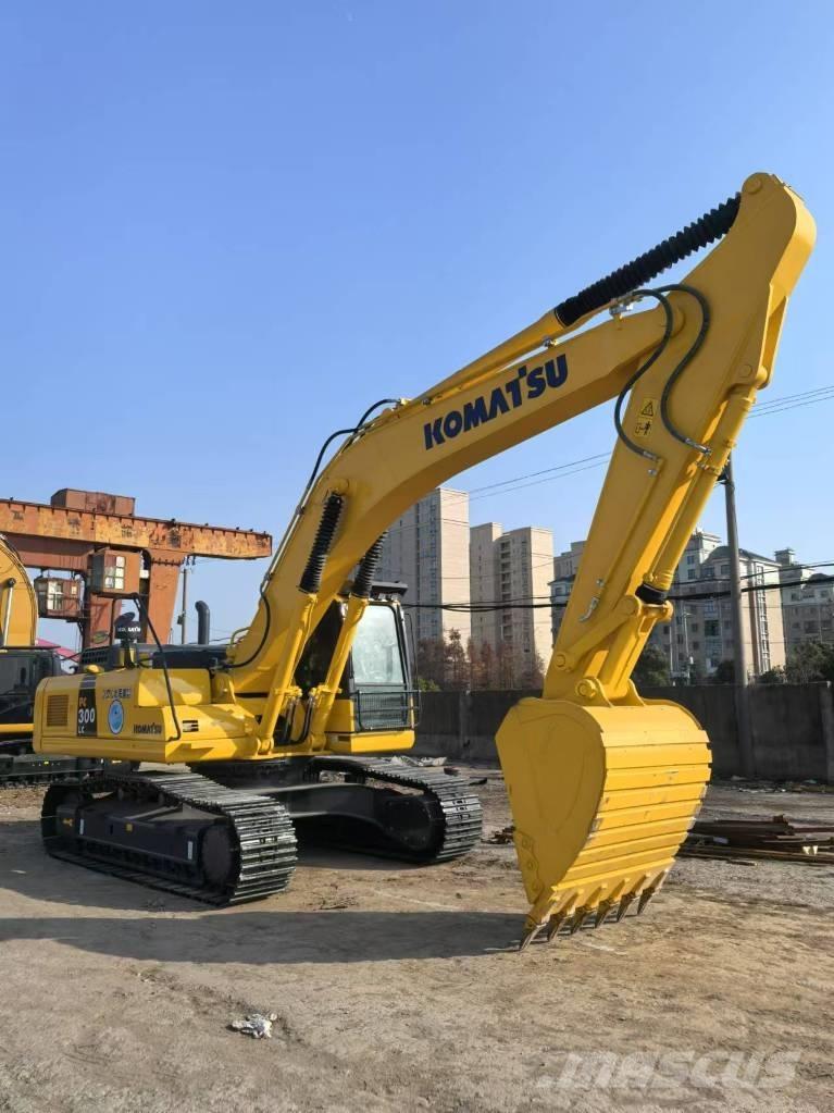 Komatsu PC 300-8 대형 굴삭기 29톤 이상