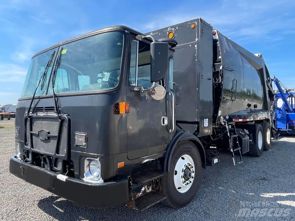 Autocar XPEDITOR 폐기물 수거 트럭