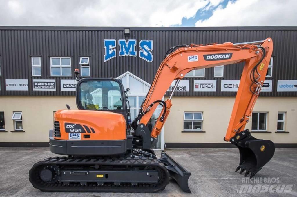 Doosan DX 85 R 중형굴삭기 7톤-28톤
