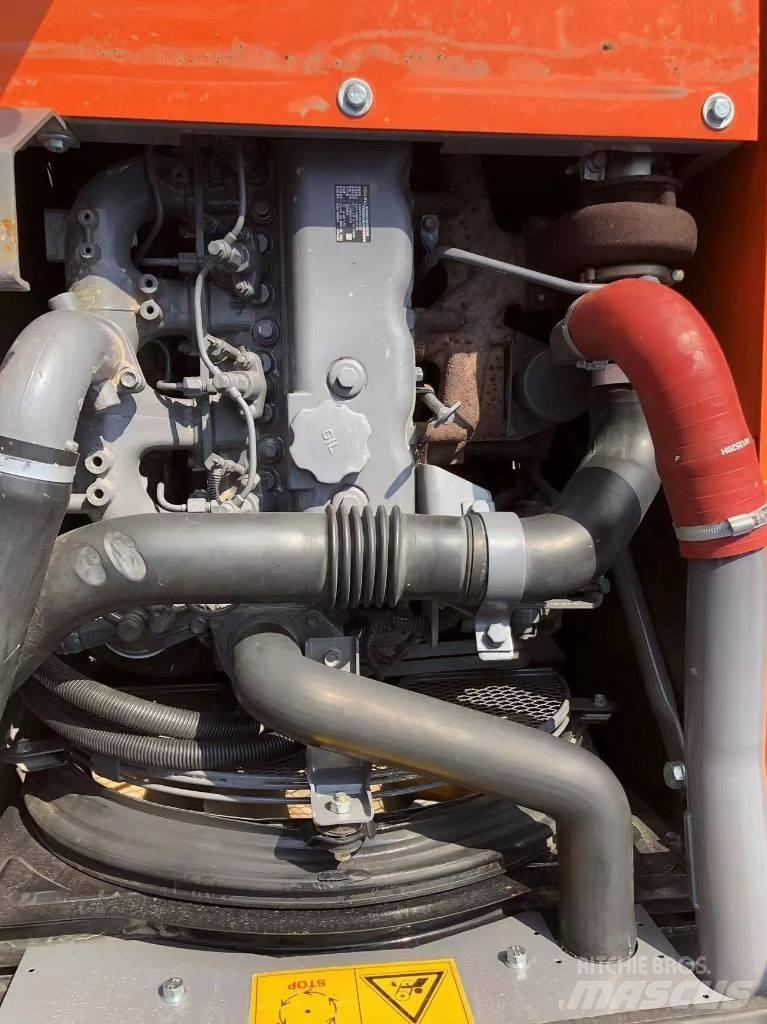 Hitachi ZX 120 대형 굴삭기 29톤 이상