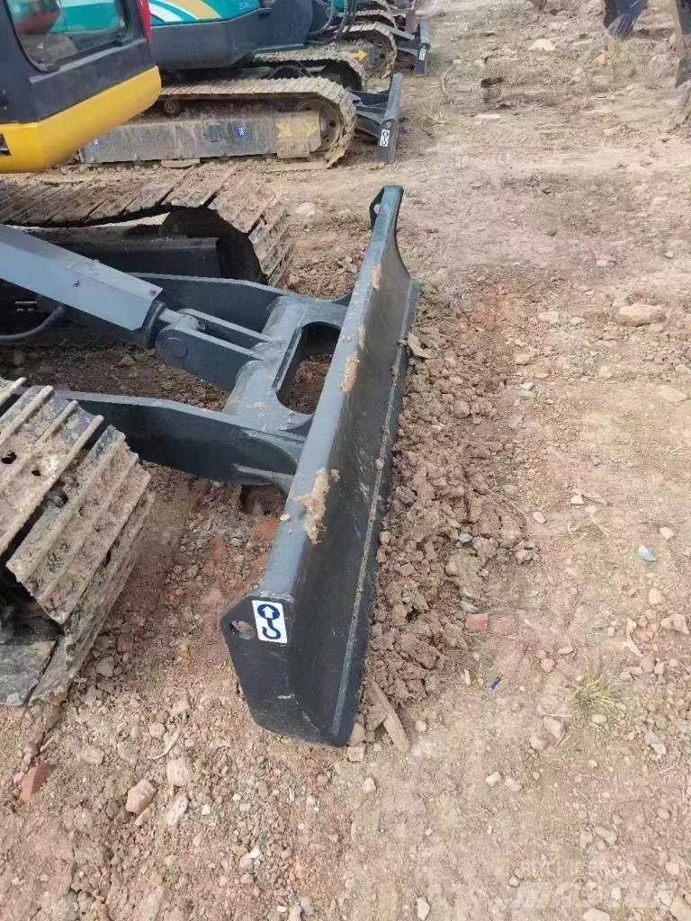 Komatsu PC 60-8 대형 굴삭기 29톤 이상