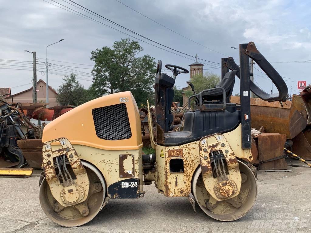 Volvo DD 24 트윈 드럼 롤러