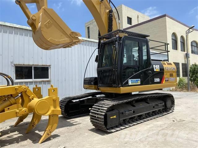 CAT 320 D 대형 굴삭기 29톤 이상