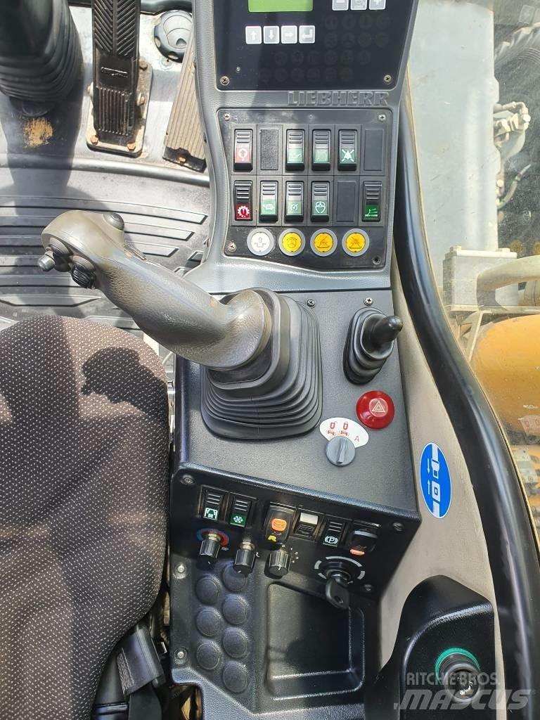 Liebherr A314  휠 굴삭기