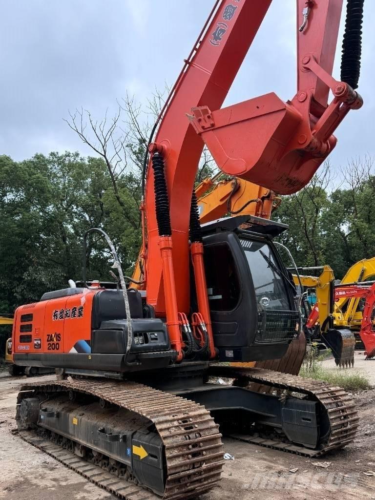 Hitachi ZX 200 대형 굴삭기 29톤 이상