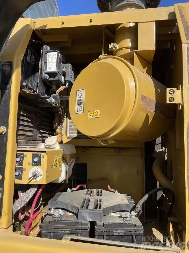 CAT 329 D2 대형 굴삭기 29톤 이상