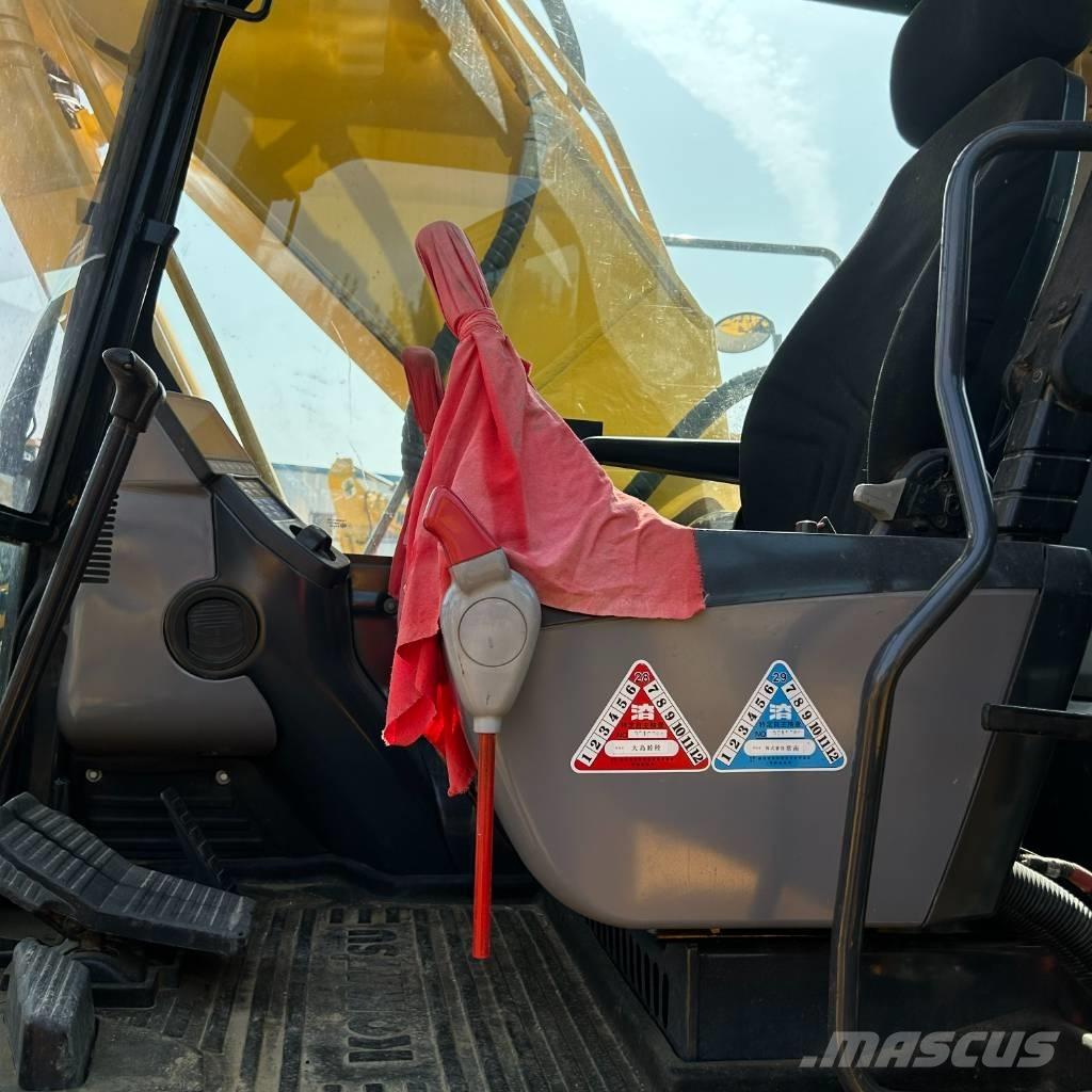 Komatsu 200-8 대형 굴삭기 29톤 이상