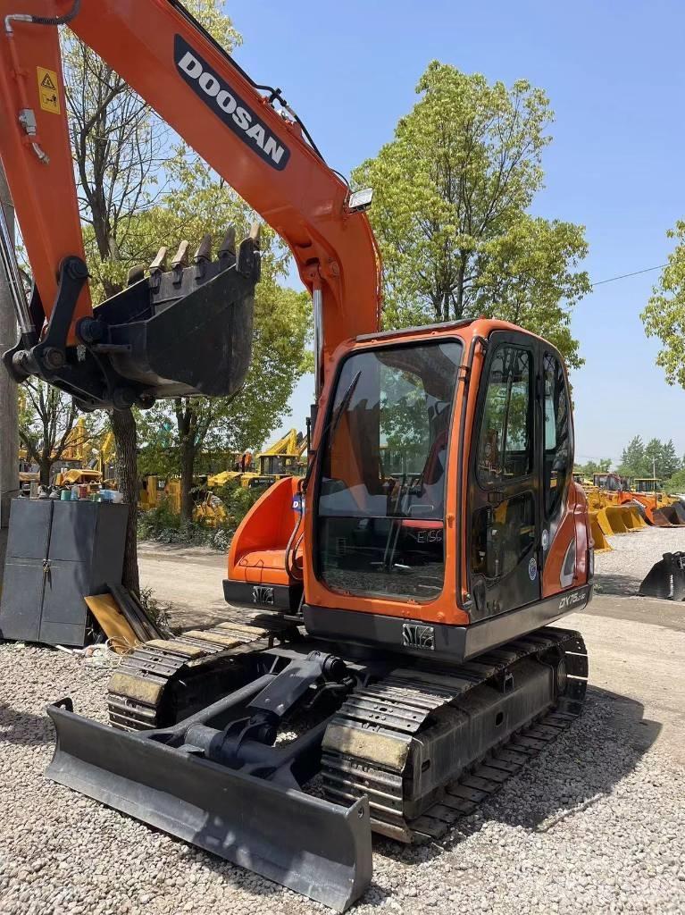 Doosan DX75 소형 굴삭기 7톤 미만