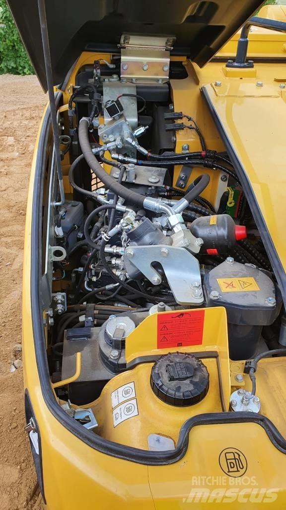 Komatsu PC88 MR-11E0 중형굴삭기 7톤-28톤